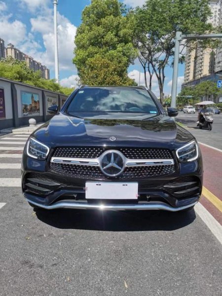 奔驰glc300L整车重量？
