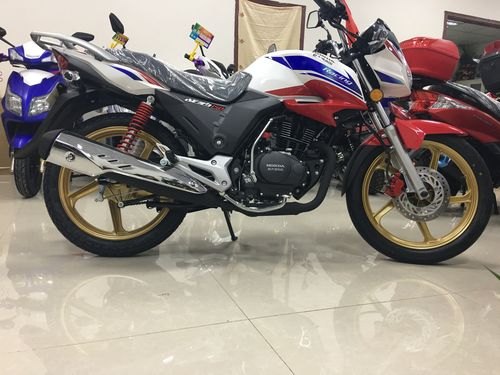 新大洲本田战将150摩托车？