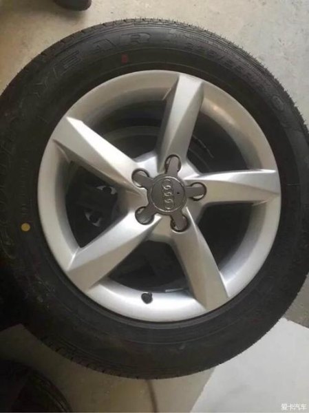 新奥迪a4l轮胎多少钱？