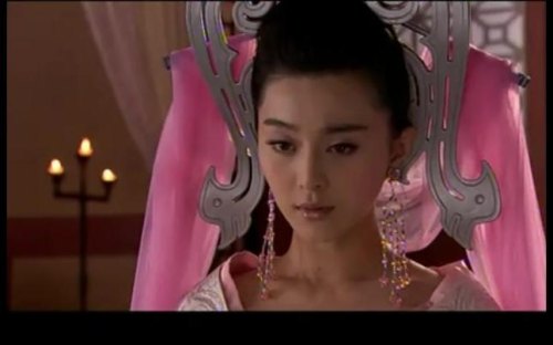 妲己为何入宫？