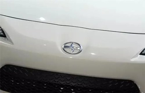 一长方形车标是什么车？