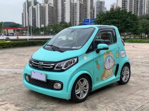众泰新能源汽车E200现在买的人我吗？