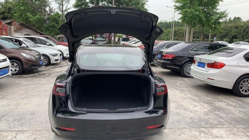 买特斯拉Model3还是奔驰C200L，还是其他？