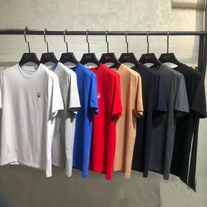 倒着三叉戟的衣服品牌？