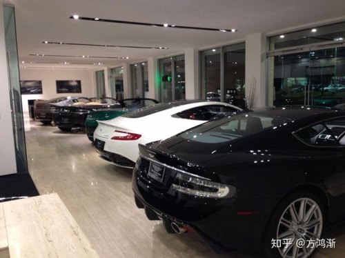 普通人进豪车店，店员会有什么反应？