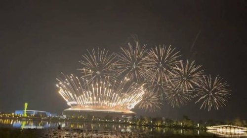 23号东安湖烟花秀能开车去吗？
