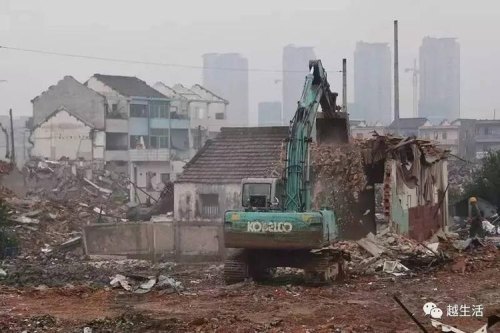 请问有哪位知道老汽车北站后面的地块是不是要拆迁了？