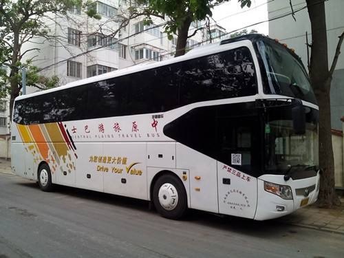 一千八公里租旅游大巴要多少钱？