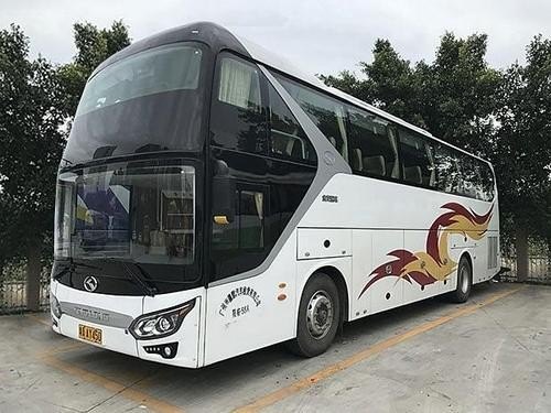 旅游大巴车一天租赁费多少？