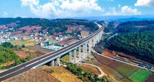 现在昆明到建水县城高速路开通了吗？