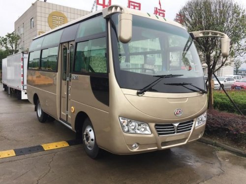 请帮我推荐几种长途客车的品牌型号（19座的）？