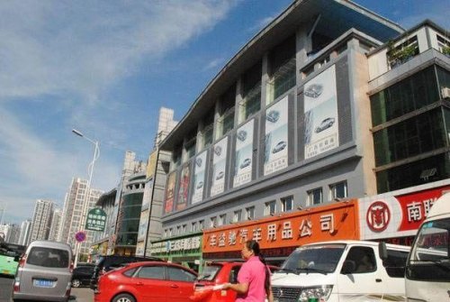 哈尔滨奔马汽配城都有什么？