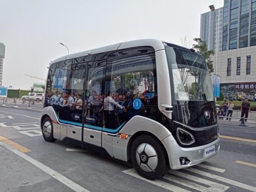 5G时代到来，城市公交车会全面使用无人驾驶吗？