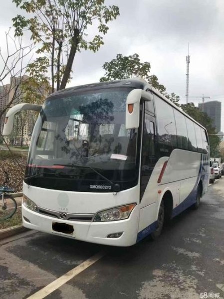 33座金龙客车自重多少？