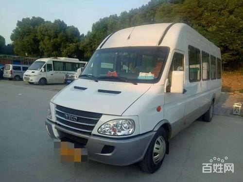 依维柯7座是中型客车，国庆高速免费吗，谢谢？