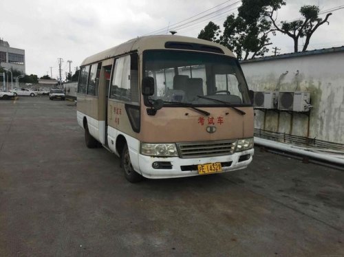 B1能开10座车吗？
