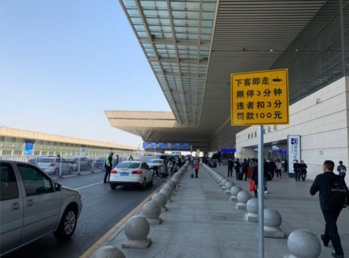 郑州东站进站口是几楼？