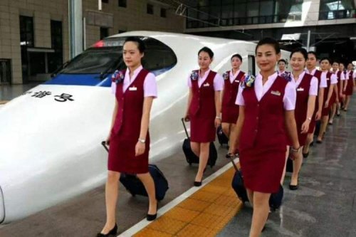 学高铁乘务专业哪家中专就业前景好？