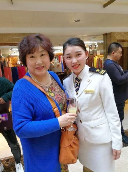 重庆游轮服务员靠谱吗？