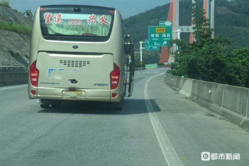 大家好!汽车大巴一般在高速公路上以每小时多少公里的速度行驶?谢谢？