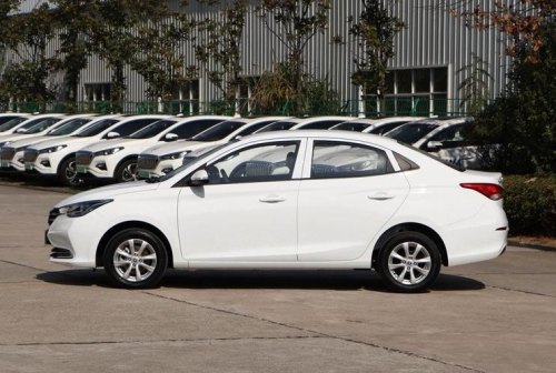 想买辆车，又没多少钱，想买个5-6万的新车，朋友们有什么推介的没？