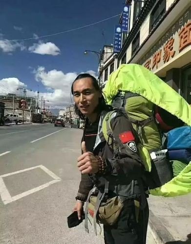 七十老人开着轿车走川藏线攀登珠峰大本营;穿越阿里无人区河行么？
