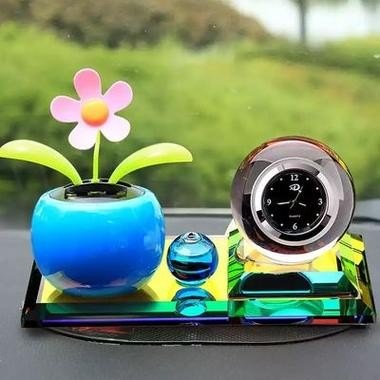 有哪些适合放在车里的有格调的物件？