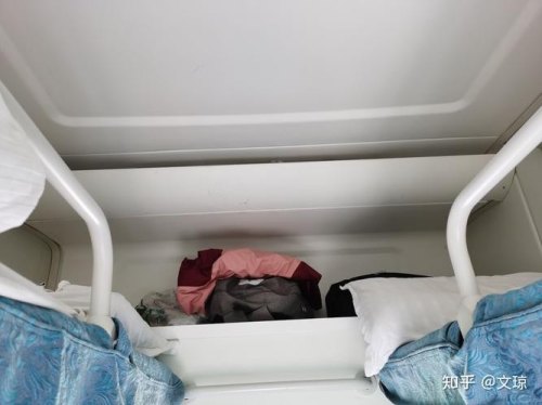 坐火车卧铺的朋友，你们都带什么吃的？