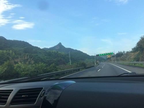 一个人连续开车1000公里以上是一种怎样的体验？