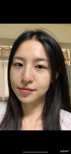 有人认为女人根本不用化妆，素颜美才是最美的，最真实的，怎么看？