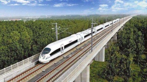 同样的地理情况下，建高铁或高速哪个成本更高？