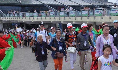 老妈的朋友报了一个营口到北京的4日3晚的老年旅游团，团费288，值得参团吗？