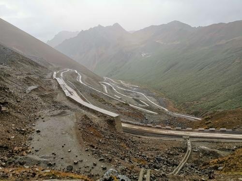 丙察察公路美吗？