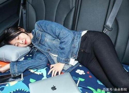 为什么坐车坐久了会感到累？