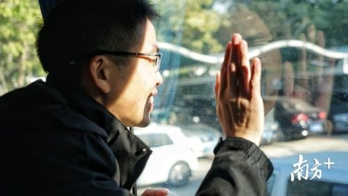 后天晚上就要离开深圳啦！回四川老家。全程1700多公里。一个人开车。想睡觉怎么办？