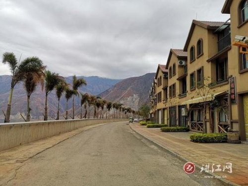 东川格勒小镇旅游攻略？