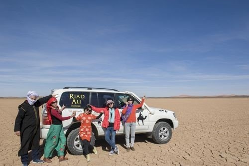 《炙热的自驾游》