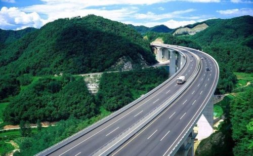 高速公路在山路最高车速多少？
