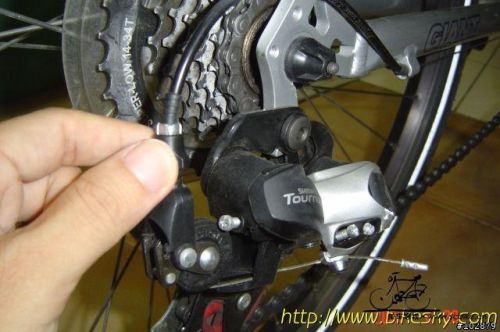 自行车的变速器怎么调啊?求解? 自行车的变速器怎么调啊?求解?