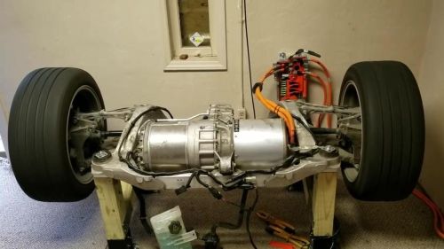 特斯拉有几个驱动电机？