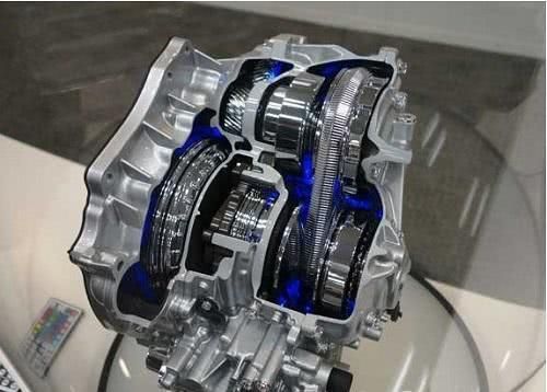 双离合和at变速箱哪个好？