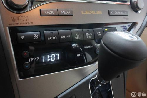 雷克萨斯rx270中控屏不显示？