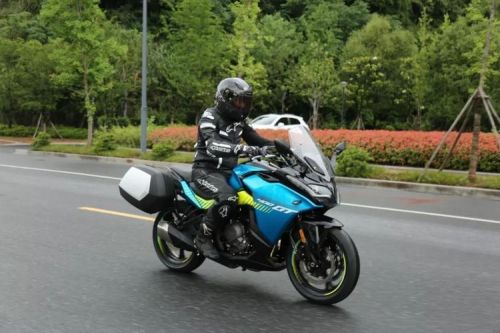 春风400后座怎么拆？