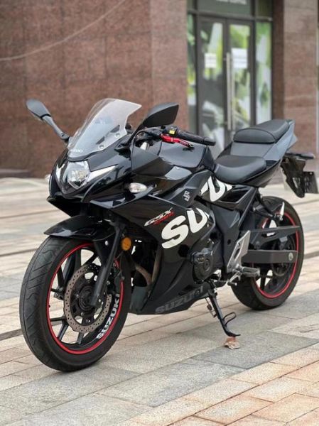 17年的铃木gsx250r多少钱 17年的铃木gsx250r多少钱