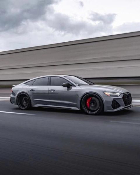 奥迪rs7长什么样子? 奥迪rs7长什么样子?