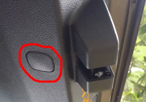 凯迪拉克srx电动尾门故障怎么解决？