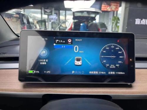 特斯拉能加装液晶仪表吗？