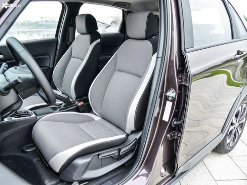 2021款飞度潮享版有魔术座椅么？