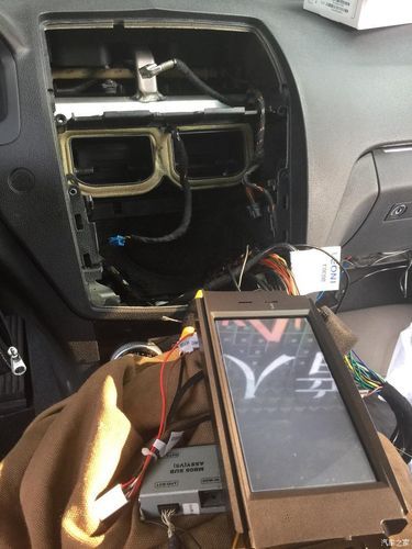 汽车屏幕可以换吗？