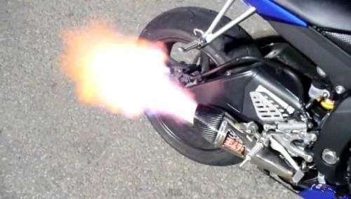 摩托车发动的时候跟放炮一样的响声是怎么回事还打不着火? 摩托车发动的时候跟放炮一样的响声是怎么回事还打不着火?